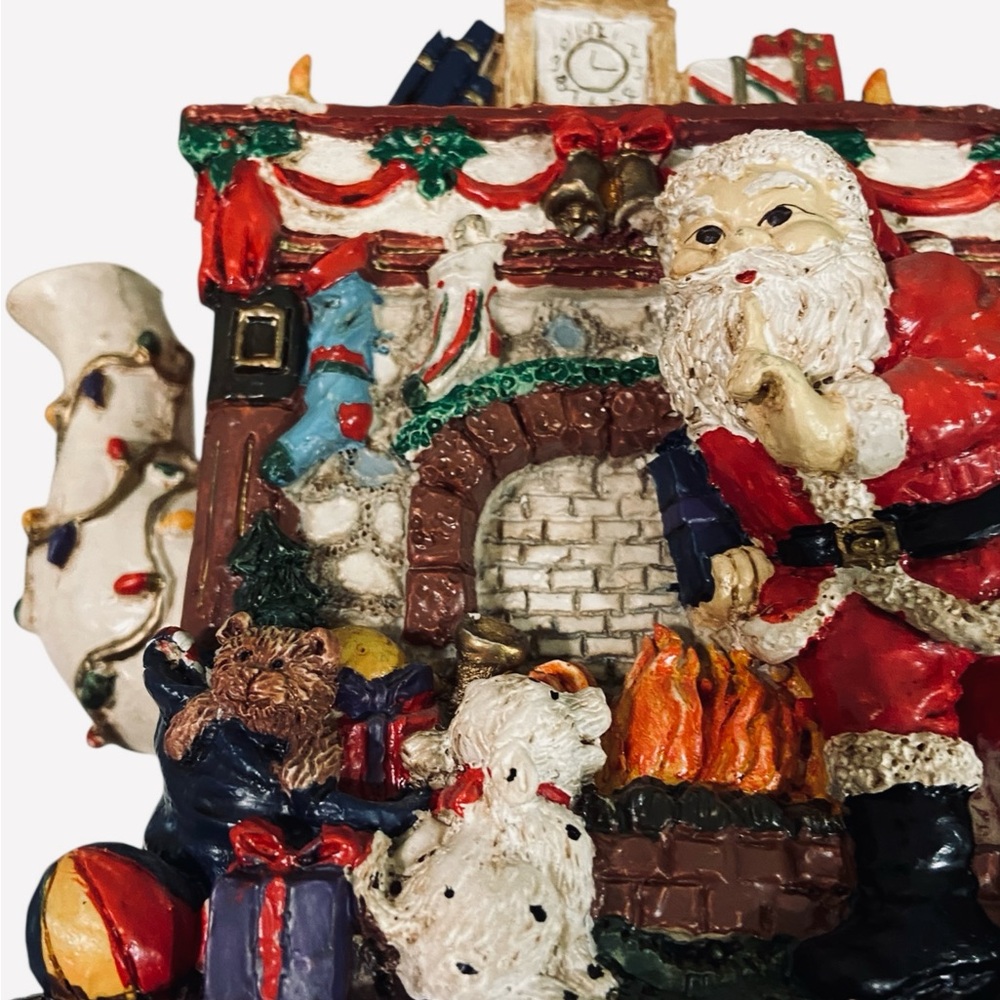 Vintage Christmas Teapot Shape Music Box Plays “Santa Clause Is Coming To Town” - Picture 8 of 9